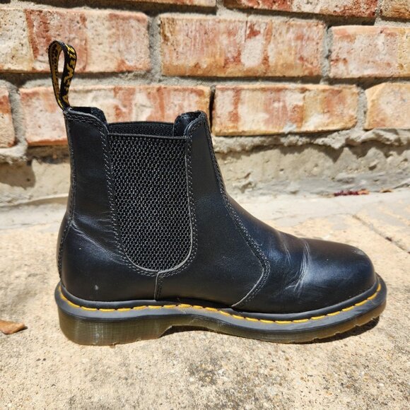 Dr. Martens 2976 Chelsea Boots Womens Size 8 Black Leather Slip On Yellow Stitch - Picture 8 of 13